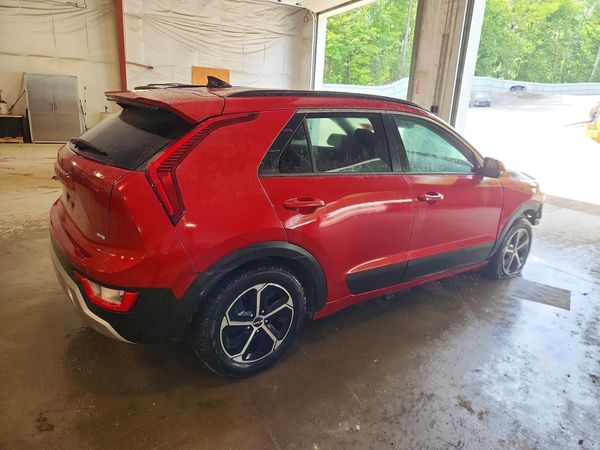 2023 KIA NIRO EX