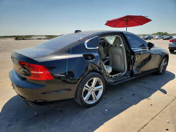 2018 VOLVO S90