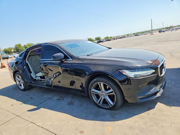2018 VOLVO S90