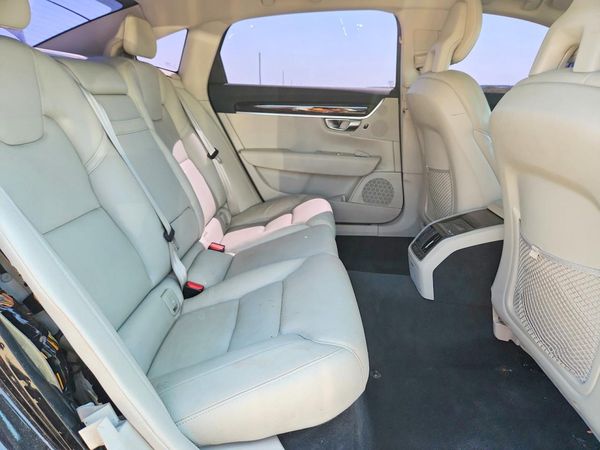 2018 VOLVO S90
