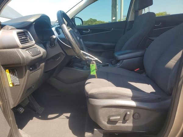 2017 KIA SORENTO L, LX