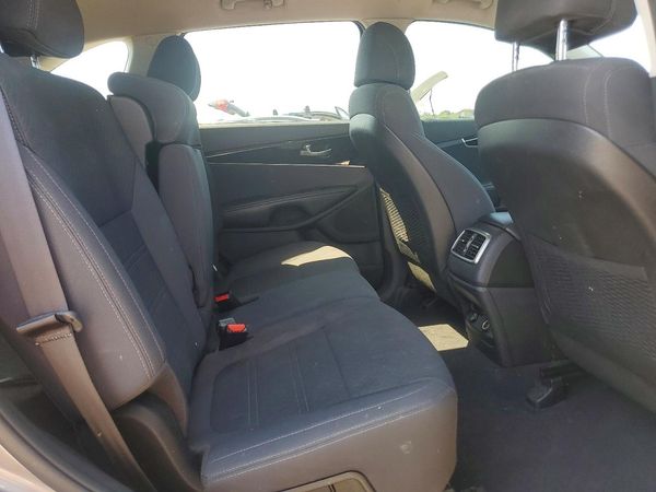 2017 KIA SORENTO L, LX