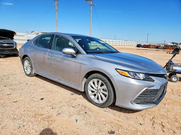 2024 TOYOTA CAMRY