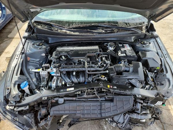 2025 HYUNDAI ELANTRA SEL Sport — Engine bay