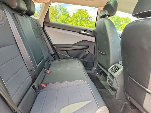 2022 VOLKSWAGEN TAOS