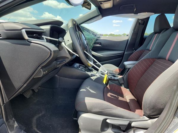 2025 TOYOTA COROLLA SE — DENT