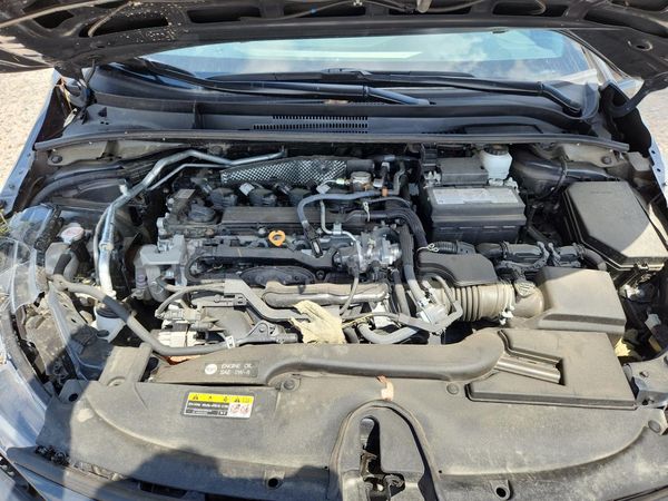 2025 TOYOTA COROLLA SE — Engine bay