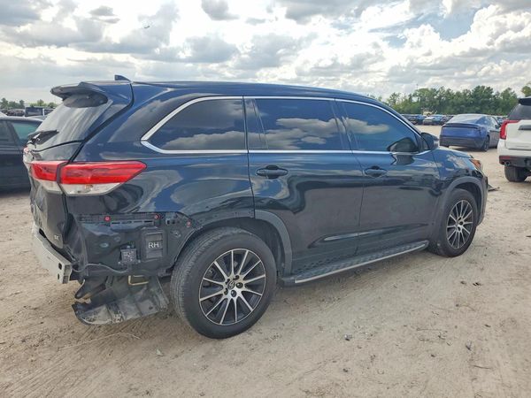 2017 TOYOTA HIGHLANDER