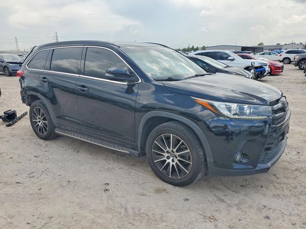 2017 TOYOTA HIGHLANDER