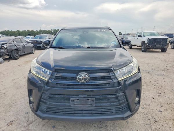 2017 TOYOTA HIGHLANDER