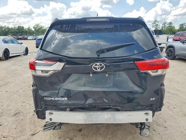 2017 TOYOTA HIGHLANDER