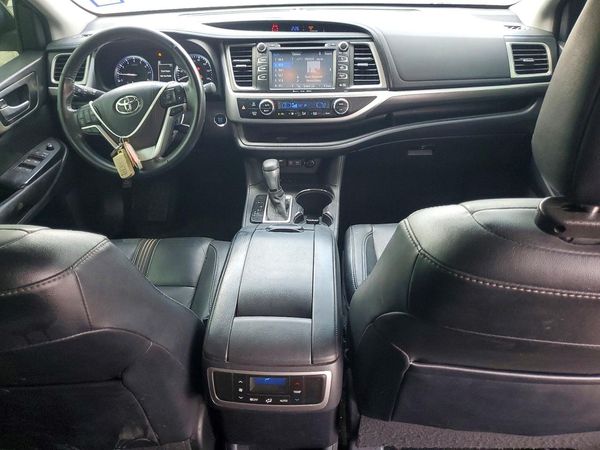 2017 TOYOTA HIGHLANDER