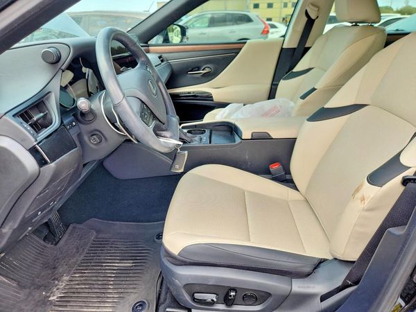 2025 LEXUS ES 300H