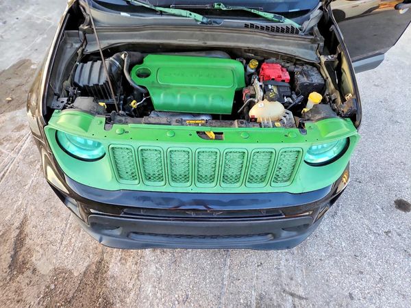 2020 JEEP RENEGADE SPORT — Engine bay