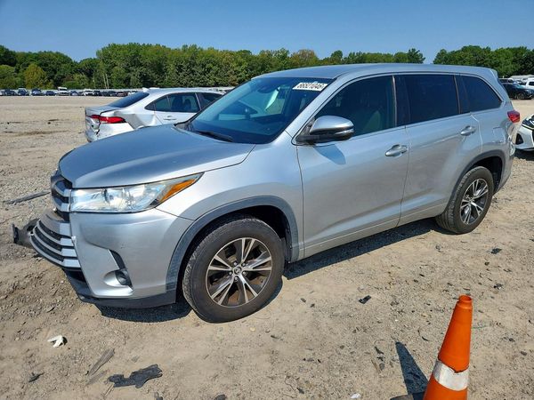 2018 TOYOTA HIGHLANDER LE