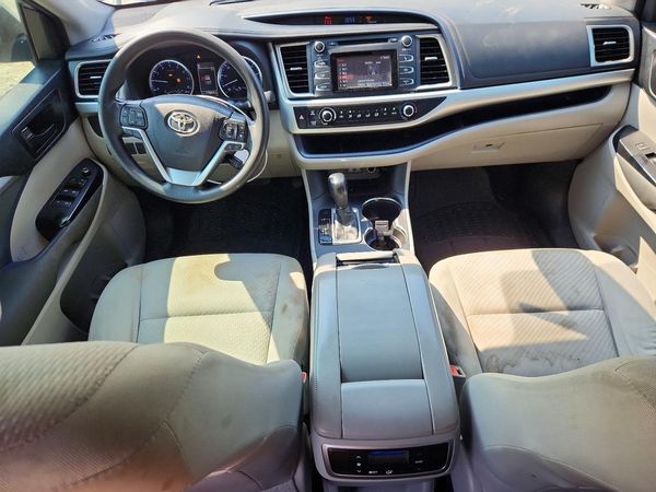 2018 TOYOTA HIGHLANDER LE