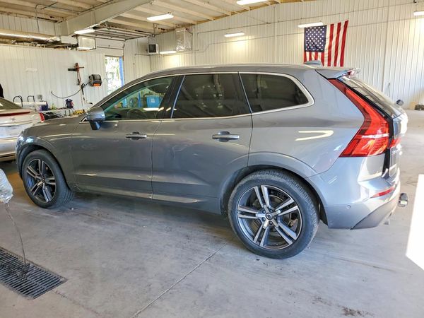 2018 VOLVO XC60 Momentum — DSRA