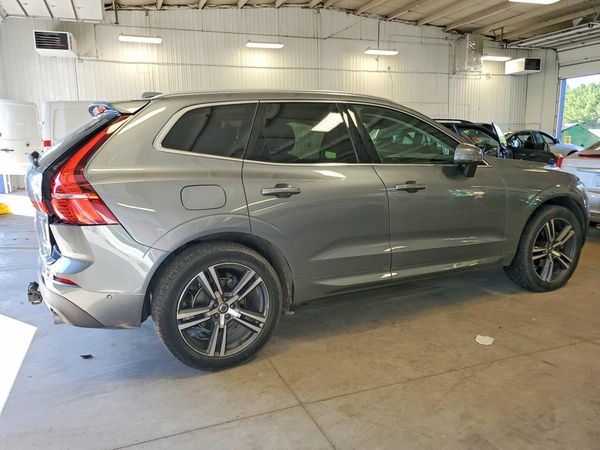 2018 VOLVO XC60 Momentum — PSRA