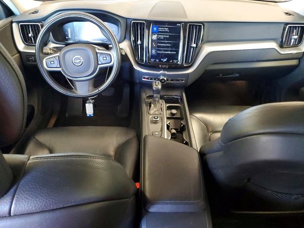 2018 VOLVO XC60 Momentum — CKPT