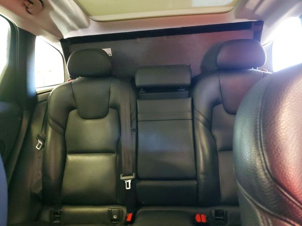 2018 VOLVO XC60 Momentum — SUVN