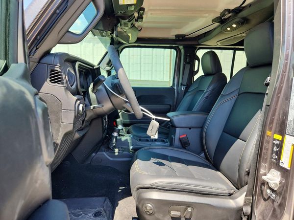 2025 JEEP GLADIATOR