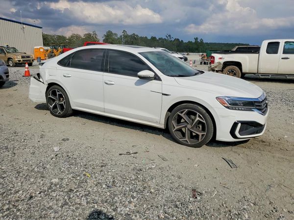 2020 VOLKSWAGEN PASSAT R-Line