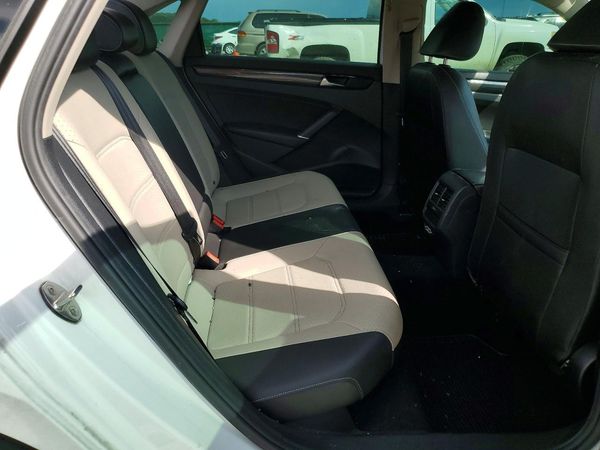 2020 VOLKSWAGEN PASSAT R-Line