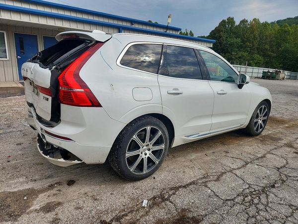 2021 VOLVO XC60