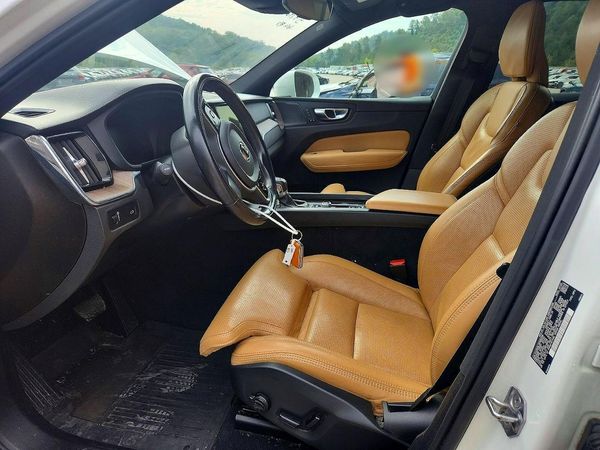 2021 VOLVO XC60