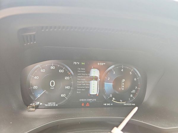 2021 VOLVO XC60