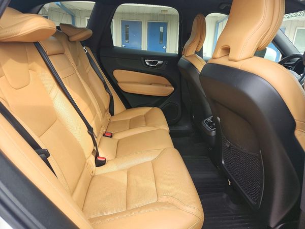 2021 VOLVO XC60