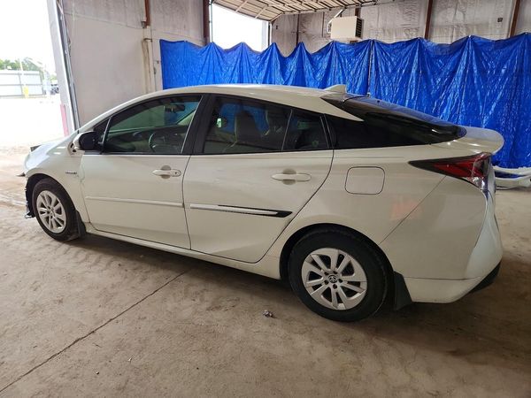 2016 TOYOTA PRIUS