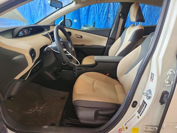 2016 TOYOTA PRIUS