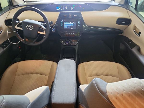 2016 TOYOTA PRIUS