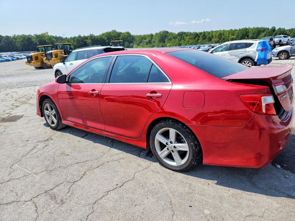 2014 TOYOTA CAMRY