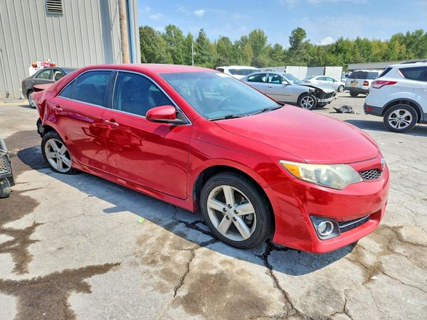 2014 TOYOTA CAMRY