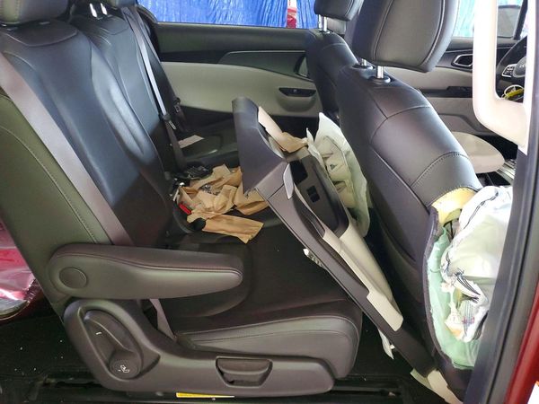 2024 KIA CARNIVAL