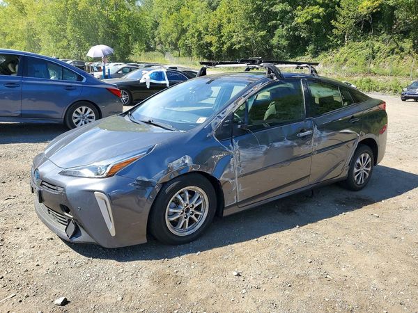 2022 TOYOTA PRIUS