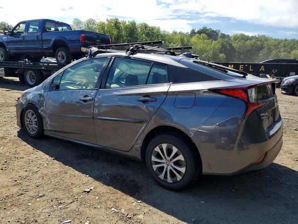 2022 TOYOTA PRIUS