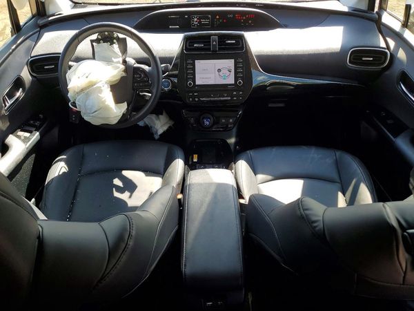 2022 TOYOTA PRIUS
