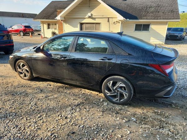 2025 HYUNDAI ELANTRA