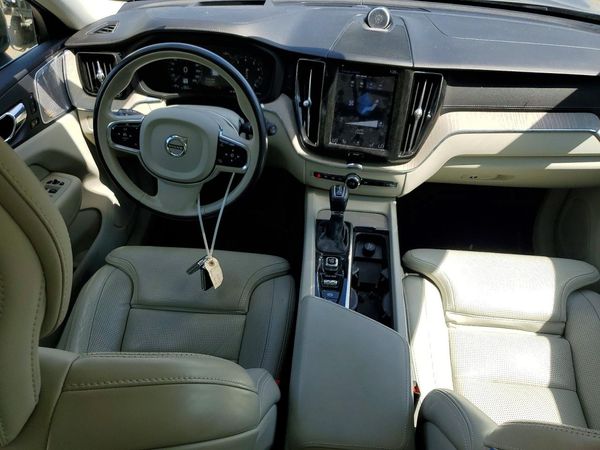 2020 VOLVO XC60