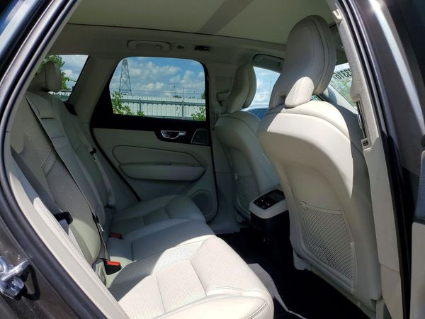 2020 VOLVO XC60