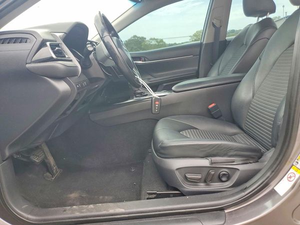 2019 TOYOTA CAMRY