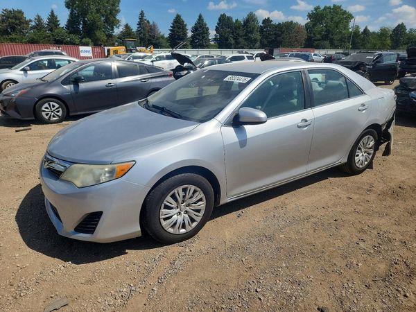 2013 TOYOTA CAMRY