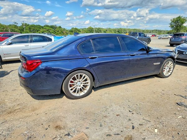 2015 BMW 740