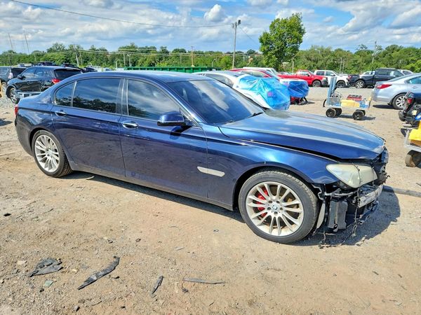 2015 BMW 740