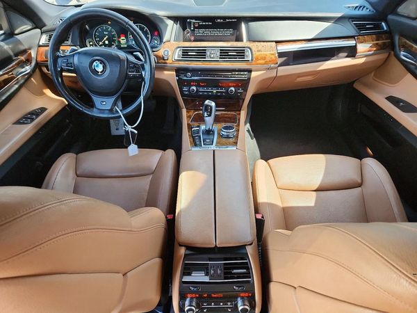 2015 BMW 740