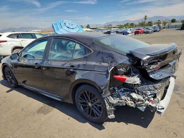 2025 TOYOTA CAMRY