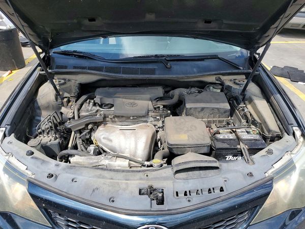 2013 TOYOTA CAMRY — Engine bay